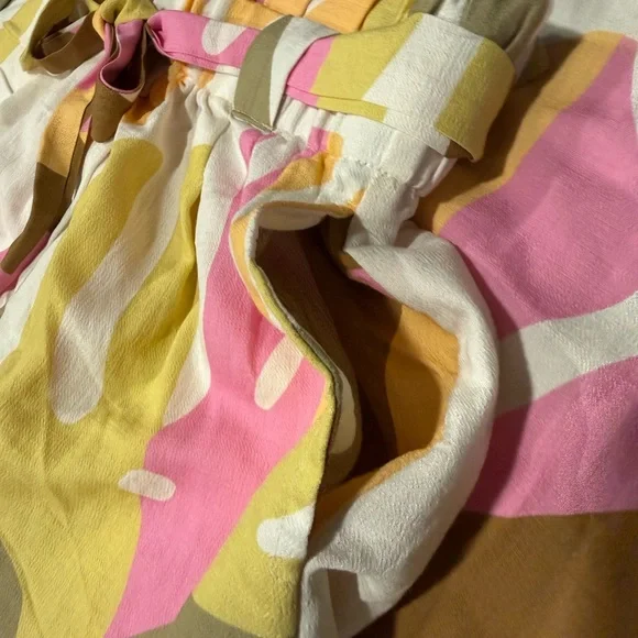 NWT Coco + Carmen Lyla Printed Flowy Pant With Tie Waist - Picture 7 of 12